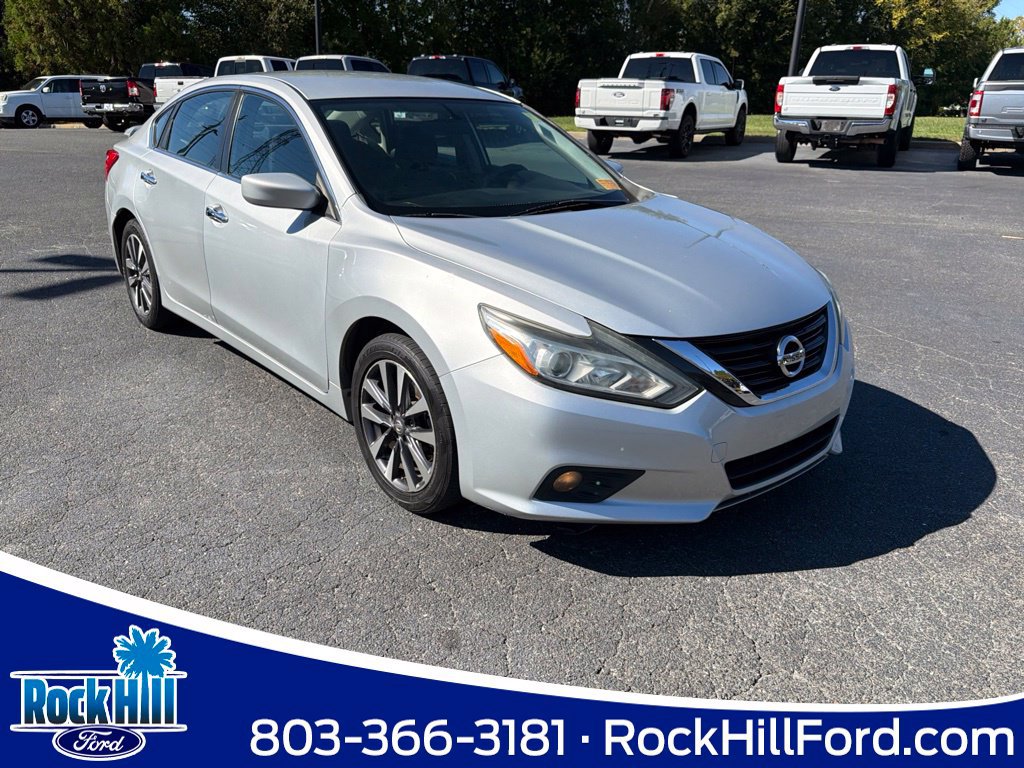 Used 2017 Nissan Altima 2.5 SV FWD image 1
