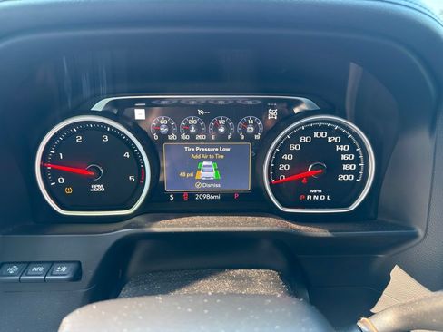Used 2021 Chevrolet Silverado 2500 High Country w/ Technology Package AWD/4WD image 21