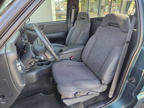 Used 1997 Chevrolet S10 Pickup LS w/ Wide Stance Suspension Pkg image 8