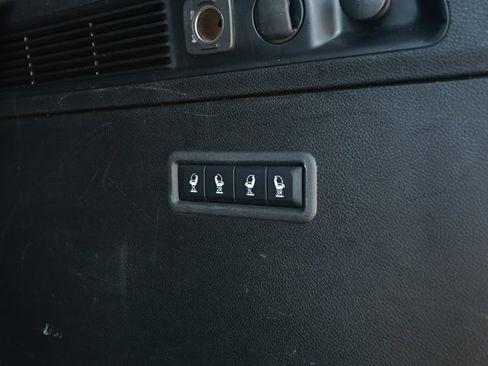 Used 2022 Jeep Wagoneer Series III AWD/4WD image 11