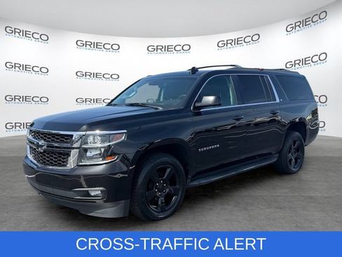 Used 2020 Chevrolet Suburban LT w/ Luxury Package RWD image 3