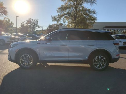 New 2026 Lincoln Corsair Premiere image 6