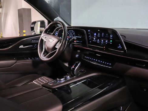 Used 2024 Cadillac Escalade ESV V w/ LPO, ONYX Package image 32