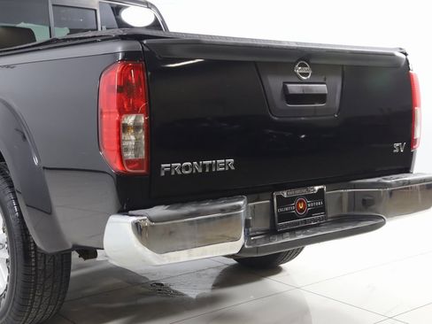 Used 2015 Nissan Frontier SV image 18