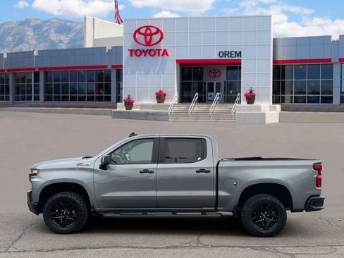 Used 2022 Chevrolet Silverado 1500 LT Trail Boss w/ Convenience Package II image 3