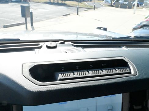 Used 2024 Ford Bronco Outer Banks w/ Sasquatch Package image 27