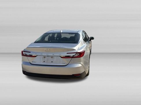 Used 2025 Toyota Camry LE FWD image 6