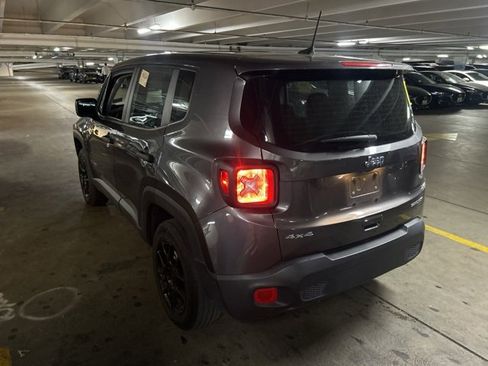 Used 2021 Jeep Renegade Sport image 3