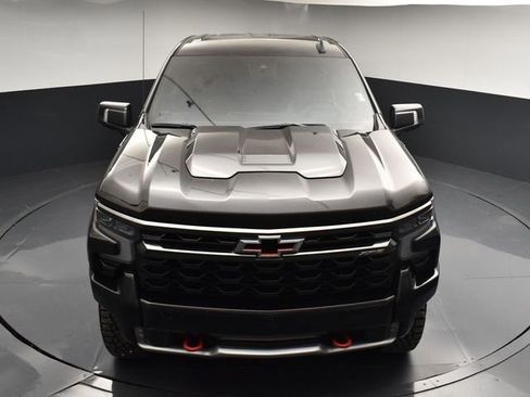 Used 2025 Chevrolet Silverado 1500 ZR2 w/ Technology Package AWD/4WD image 46
