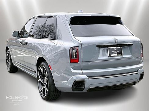 New 2026 Rolls-Royce Cullinan Black Badge image 3