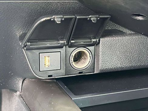 Certified 2021 Toyota Camry LE image 31