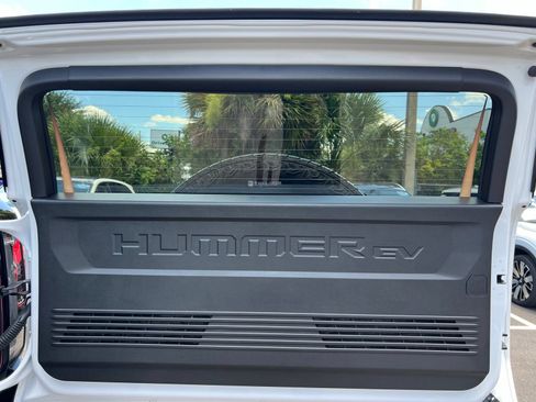 Used 2025 GMC Hummer EV 2X AWD/4WD image 22