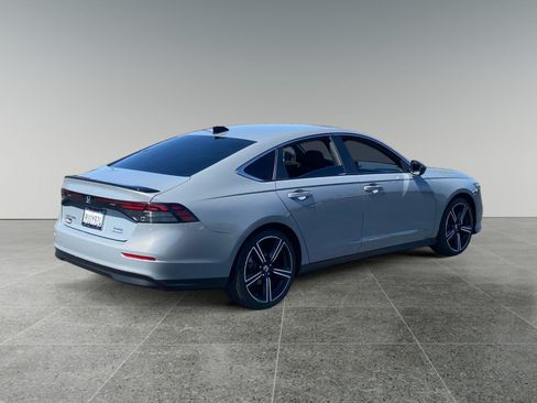 Used 2025 Honda Accord Sport image 5