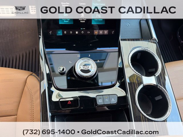 Certified 2025 Cadillac Escalade Premium Luxury w/ LPO, Floor Liner Package AWD/4WD image 31