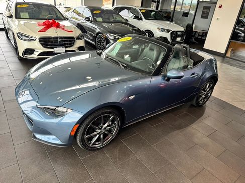 Used 2016 MAZDA MX-5 Miata Grand Touring image 2