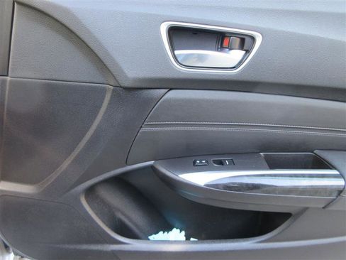 Used 2020 Acura TLX image 29