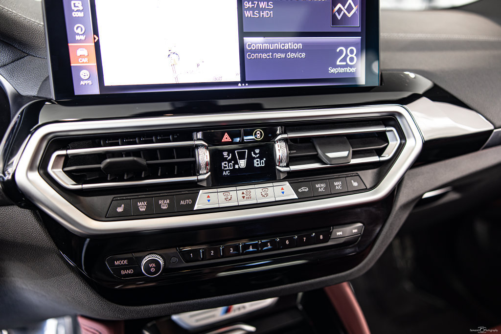 Used 2024 BMW X4 M40i AWD/4WD image 30