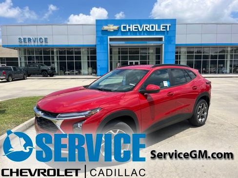 New 2026 Chevrolet Trax LT FWD image 2