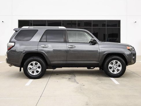 Used 2016 Toyota 4Runner SR5 4x2 4dr SUV image 10