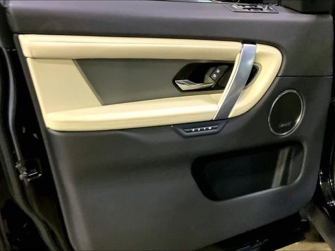 Used 2024 Land Rover Discovery Sport Dynamic SE image 22