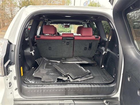 Used 2021 Lexus GX 460 Premium image 12