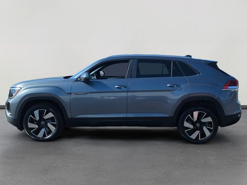 Certified 2024 Volkswagen Atlas Cross Sport SE image 2