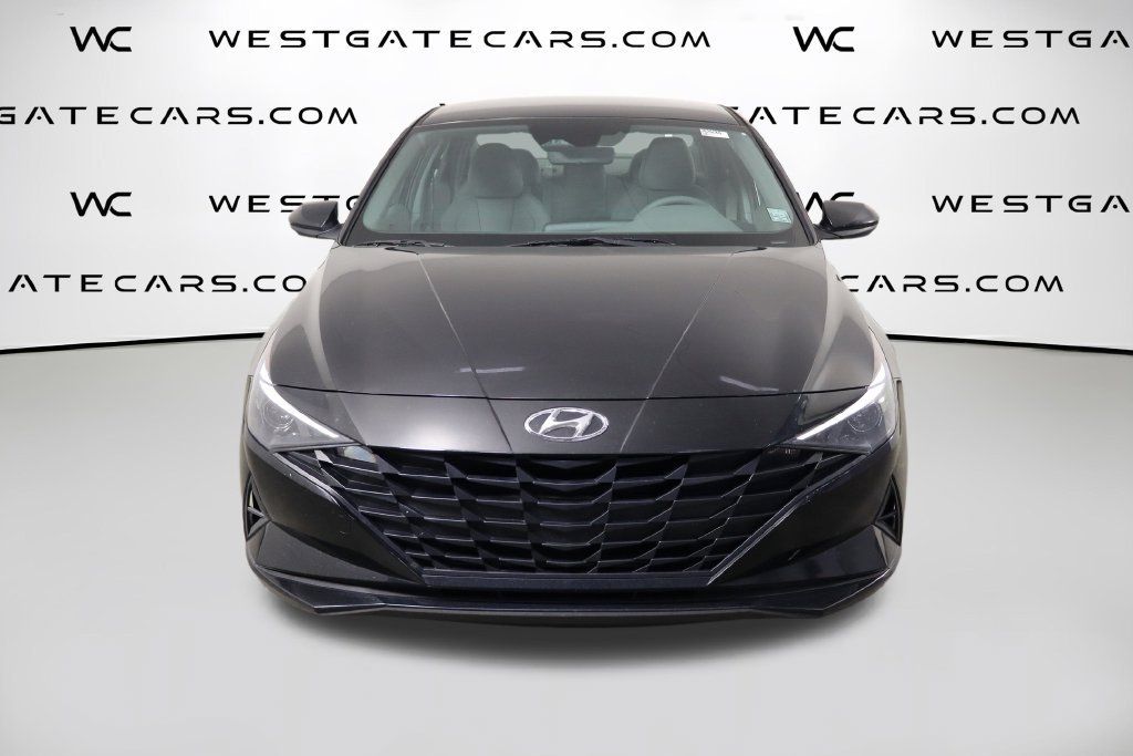 Used 2023 Hyundai Elantra SEL w/ Cargo Package FWD image 2
