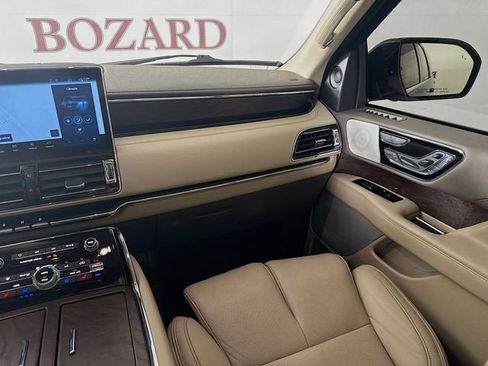 Certified 2024 Lincoln Navigator L Reserve image 28
