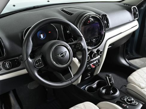Used 2024 MINI Cooper Countryman S w/ Signature Upholstery Package FWD image 11