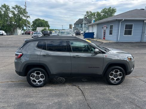 Used 2022 Jeep Compass Trailhawk w/ Trailer Tow Group AWD/4WD image 2