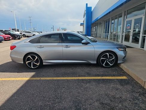 Used 2020 Honda Accord Sport image 2