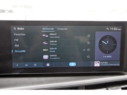 Used 2025 Hyundai Santa Fe SE image 25