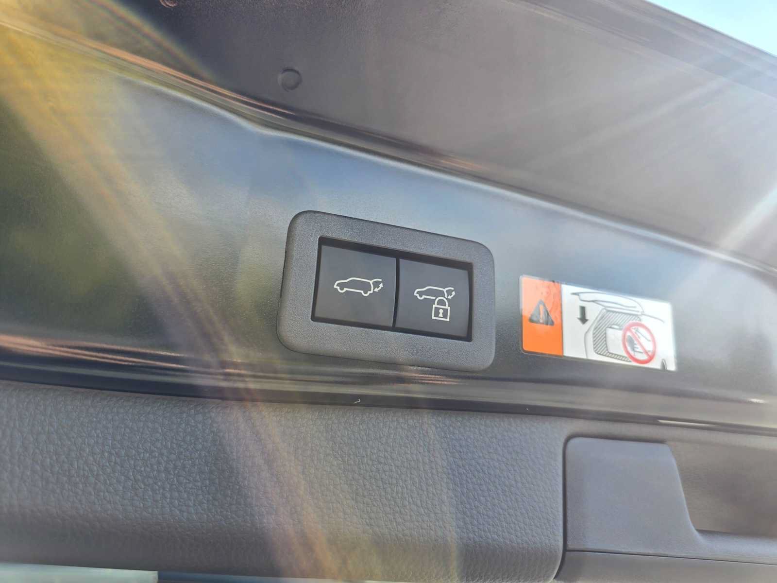 New 2026 Toyota RAV4 XSE w/ Panoramic Sun Roof Package AWD/4WD image 15