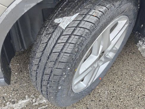 Certified 2021 Toyota C-HR LE image 29