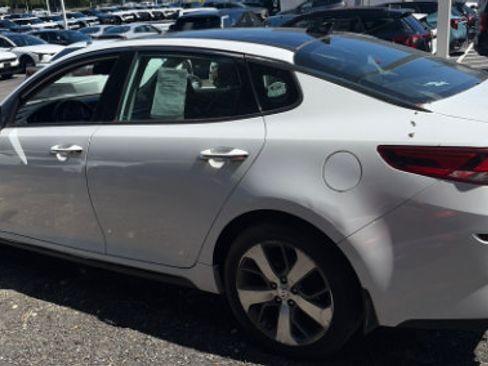 Used 2019 Kia Optima S w/ S Panoramic Sunroof Package FWD image 2