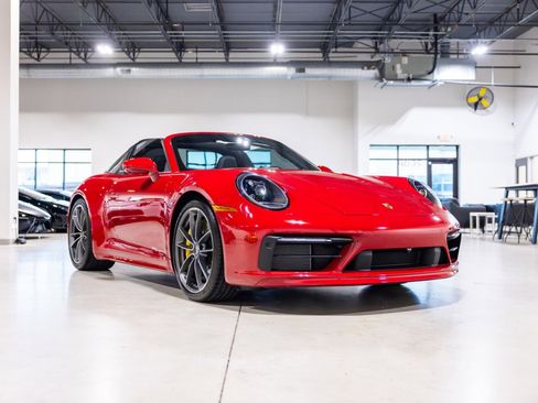 Used 2021 Porsche 911 Targa 4S Heritage Design AWD/4WD image 3