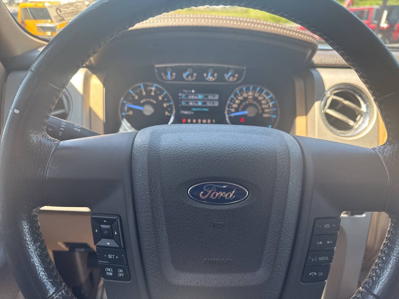 Used 2011 Ford F150 Lariat w/ Lariat Plus Pkg AWD/4WD image 32