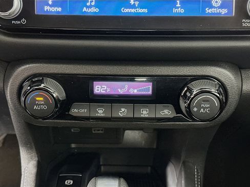 Used 2023 Nissan Kicks SR image 21