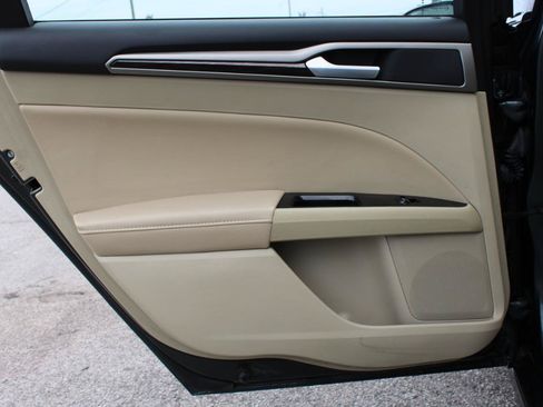 Used 2015 Ford Fusion SE w/ Equipment Group 202A FWD image 40