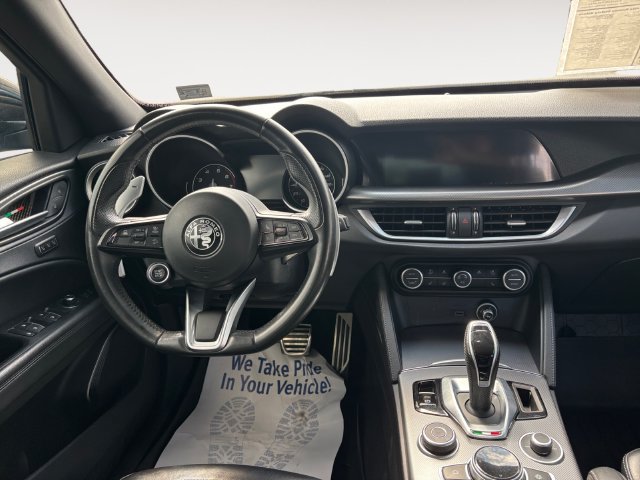 Used 2022 Alfa Romeo Stelvio Veloce AWD/4WD image 12