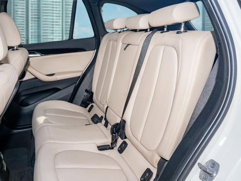 Used 2019 BMW X1 sDrive28i image 17