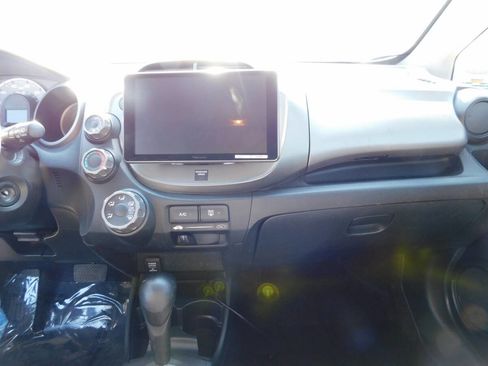 Used 2011 Honda Fit image 7