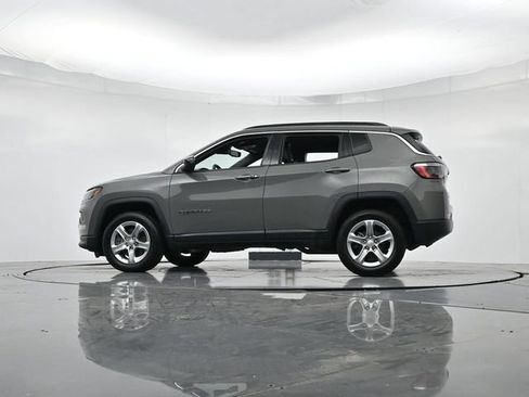 Used 2024 Jeep Compass Latitude AWD/4WD image 38