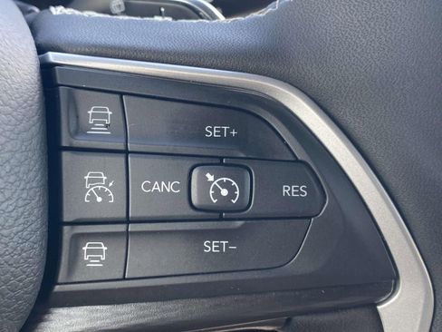 Used 2025 Jeep Grand Cherokee L Laredo w/ Luxury Tech Group I image 24