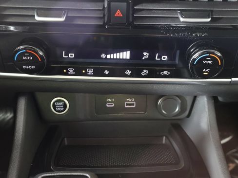 Used 2022 Nissan Rogue SV AWD/4WD image 40