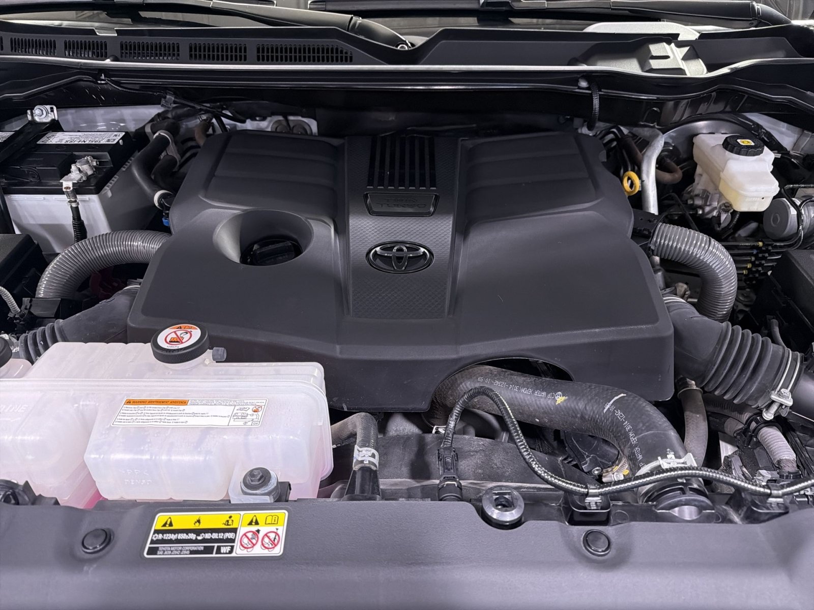Used 2025 Toyota Tundra SR w/ SR Tow Package AWD/4WD image 29