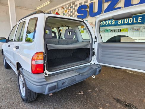 Used 2002 Chevrolet Tracker 4WD w/ Preferred Equipment Group image 17