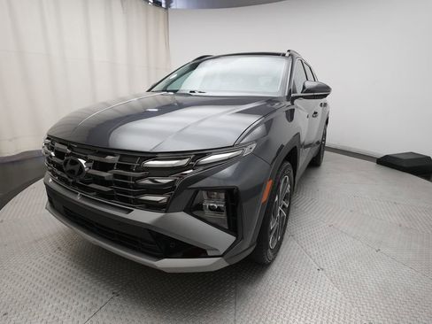 Used 2025 Hyundai Tucson Limited AWD/4WD image 12