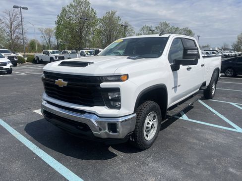 Used 2024 Chevrolet Silverado 2500 W/T RWD image 3