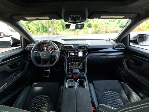 Used 2024 Lamborghini Urus S AWD/4WD image 5